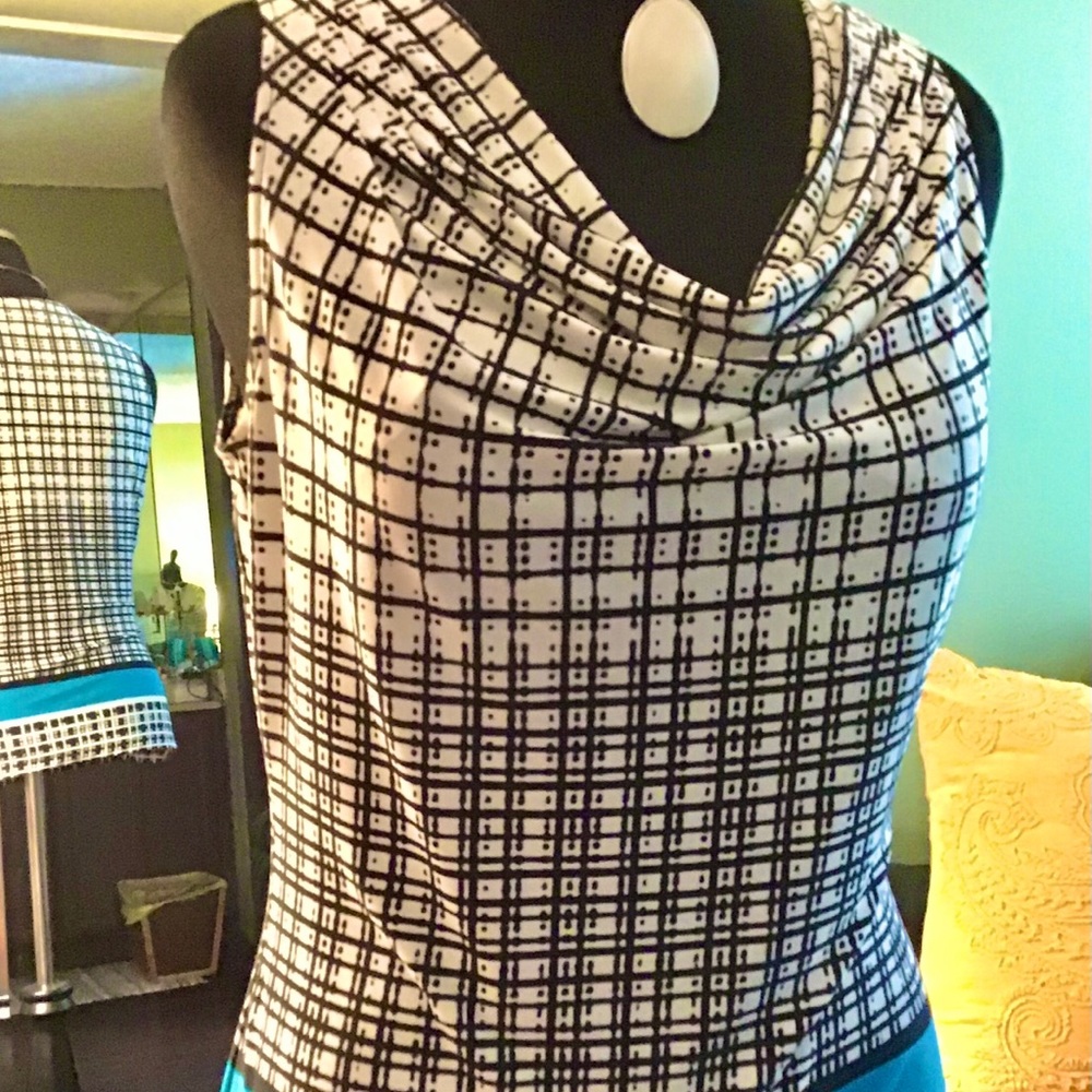 DRAPE NECK TOP๐ - Picture 2 of 3
